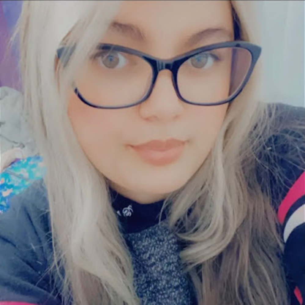 Meet your Posher, Yenni